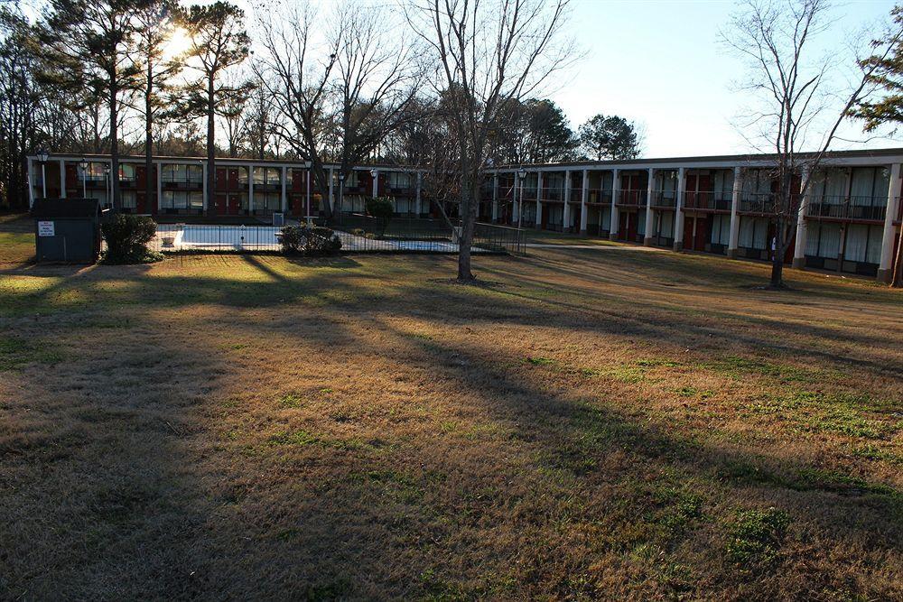 Red Roof Inn & Suites Greenwood, Sc Exterior foto
