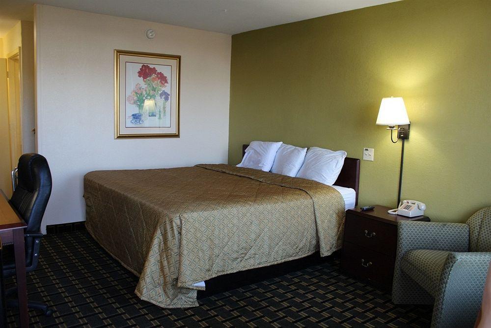 Red Roof Inn & Suites Greenwood, Sc Exterior foto