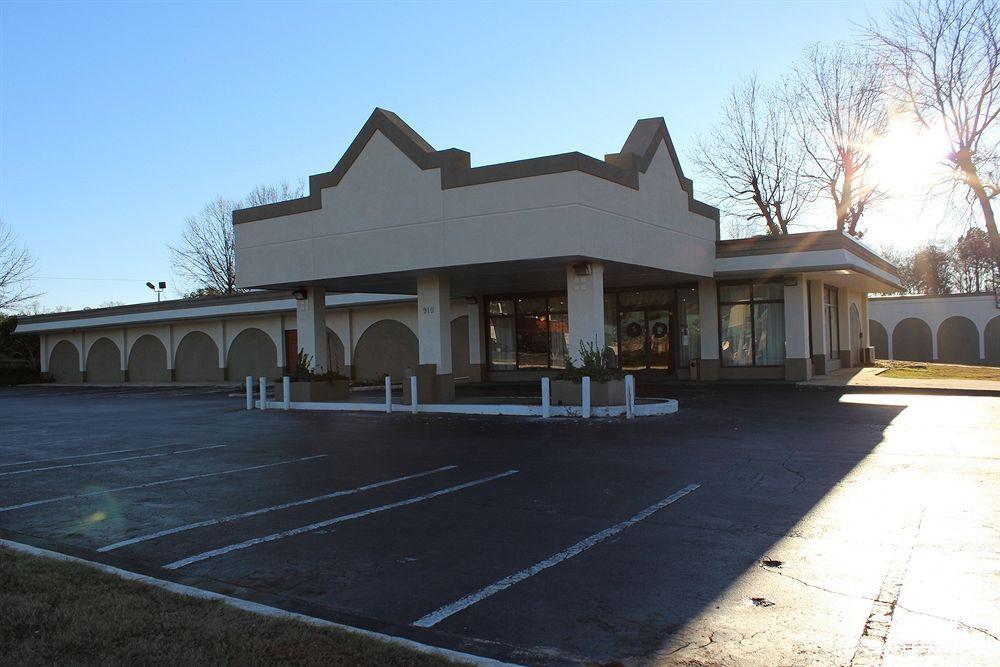 Red Roof Inn & Suites Greenwood, Sc Exterior foto