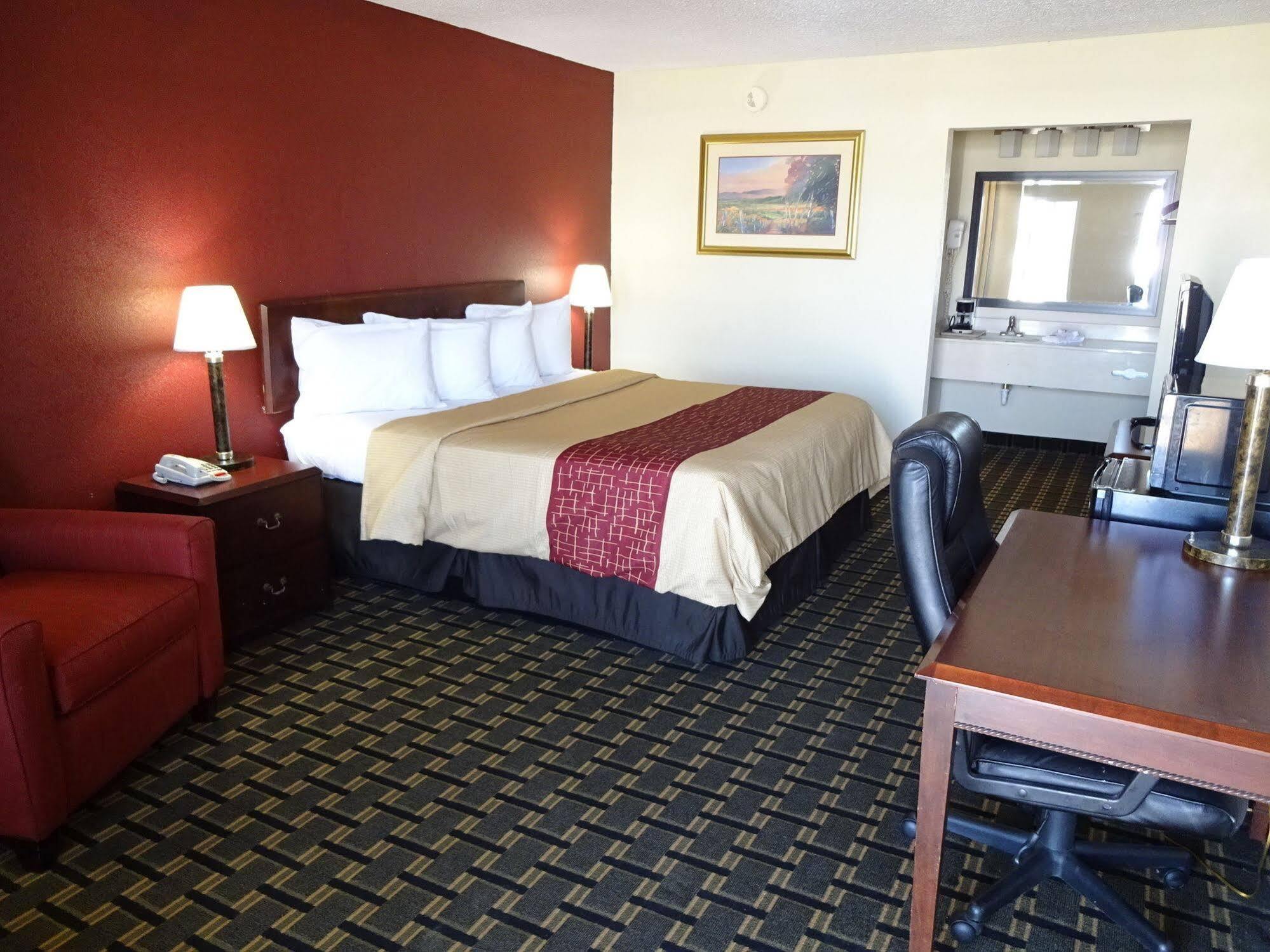 Red Roof Inn & Suites Greenwood, Sc Exterior foto